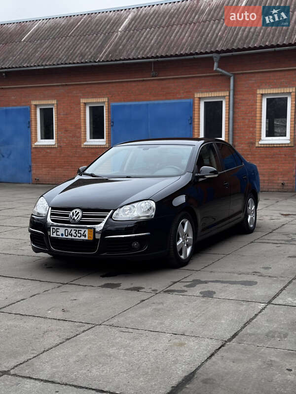 Седан Volkswagen Jetta 2009 в Лубнах