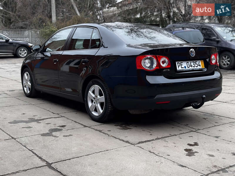 Седан Volkswagen Jetta 2009 в Лубнах