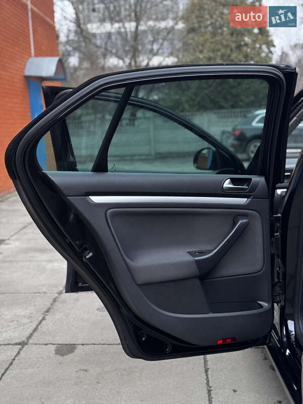 Седан Volkswagen Jetta 2009 в Лубнах