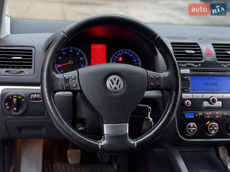 Седан Volkswagen Jetta 2009 в Лубнах