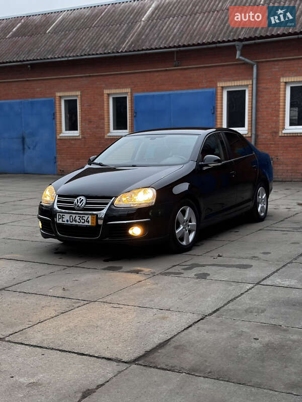 Седан Volkswagen Jetta 2009 в Лубнах