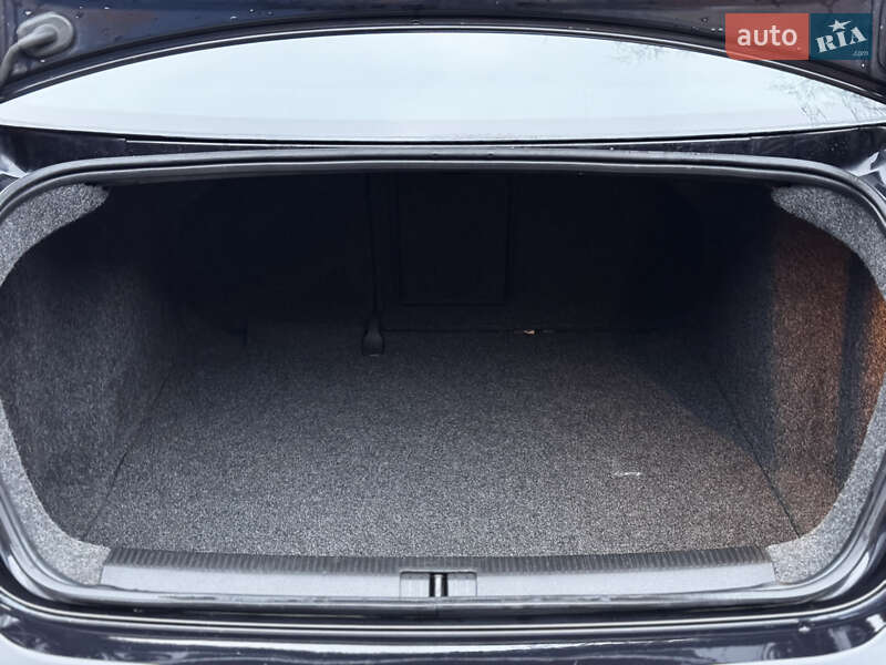 Седан Volkswagen Jetta 2009 в Лубнах