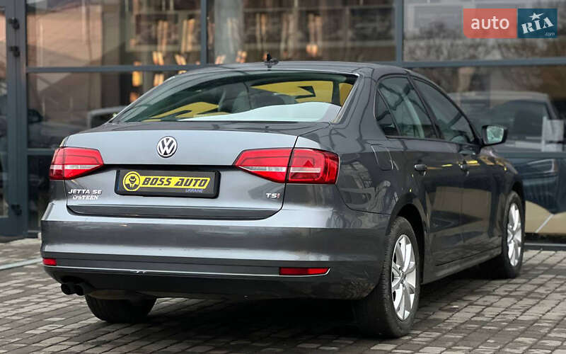 Седан Volkswagen Jetta 2015 в Ивано-Франковске