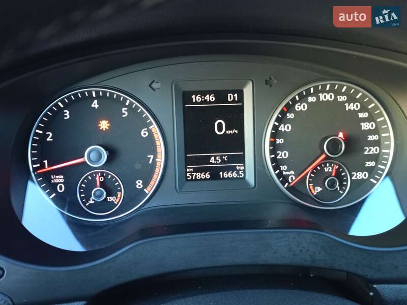 Седан Volkswagen Jetta 2011 в Львові