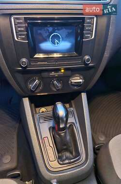 Седан Volkswagen Jetta 2017 в 