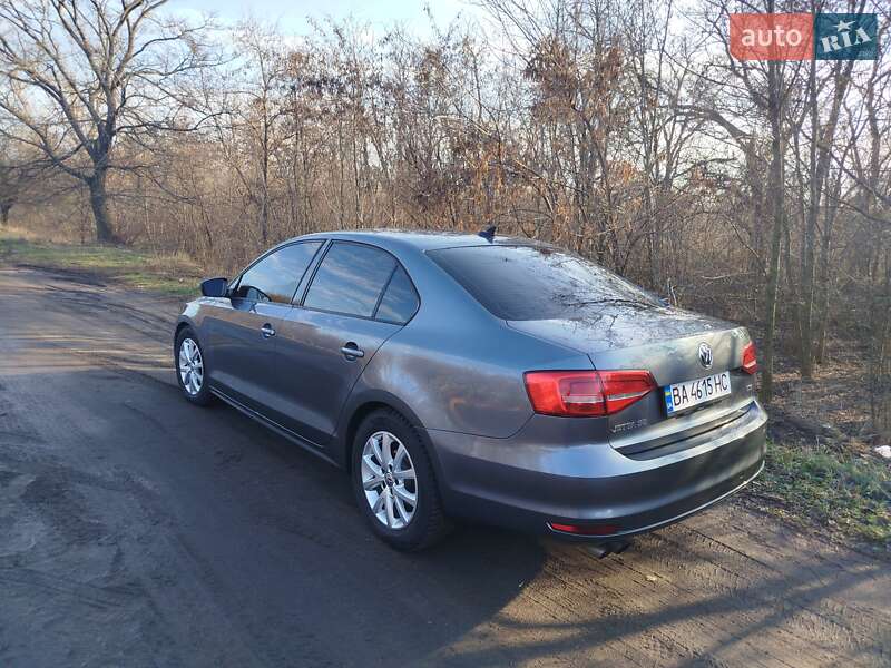Седан Volkswagen Jetta 2015 в Долинской