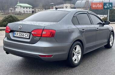 Седан Volkswagen Jetta 2012 в Днепре