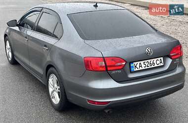 Седан Volkswagen Jetta 2012 в Днепре