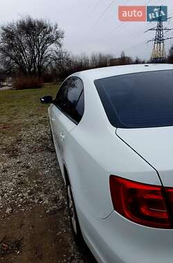 Седан Volkswagen Jetta 2014 в 