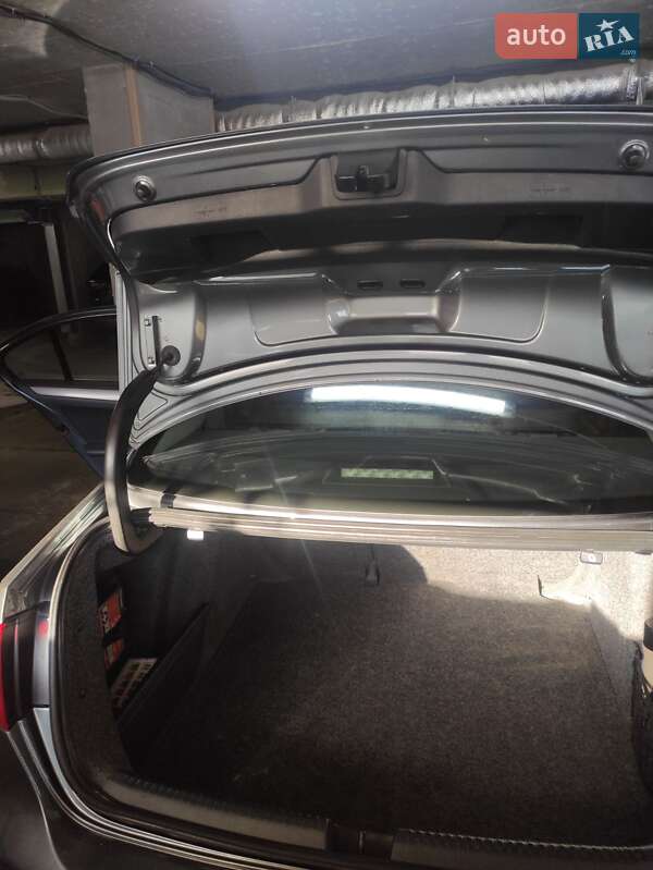 Седан Volkswagen Jetta 2012 в Львове
