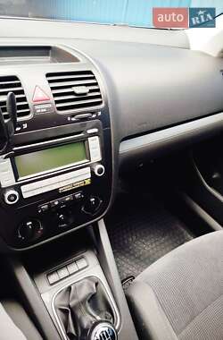 Седан Volkswagen Jetta 2006 в 