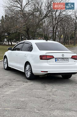 Седан Volkswagen Jetta 2015 в 