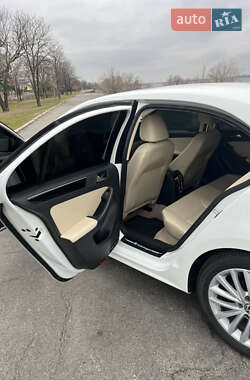 Седан Volkswagen Jetta 2015 в 