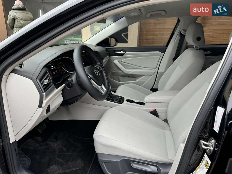 Седан Volkswagen Jetta 2019 в Ужгороді фото 17 Седан Volkswagen Jetta 2019 в Ужгороді