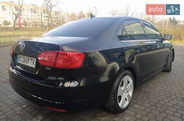 Седан Volkswagen Jetta 2014 в Львове