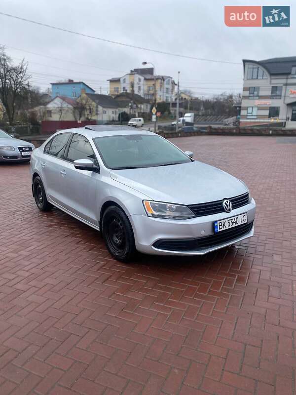 Седан Volkswagen Jetta 2012 в Рівному