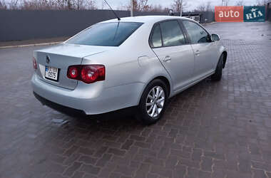 Седан Volkswagen Jetta 2010 в Миколаєві