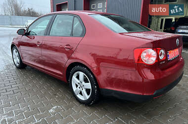 Седан Volkswagen Jetta 2009 в Лубнах