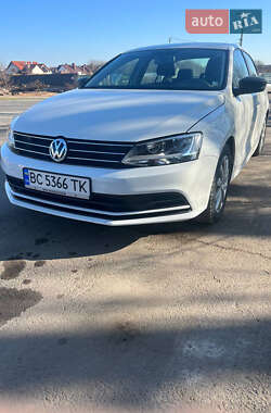 Седан Volkswagen Jetta 2015 в Львові