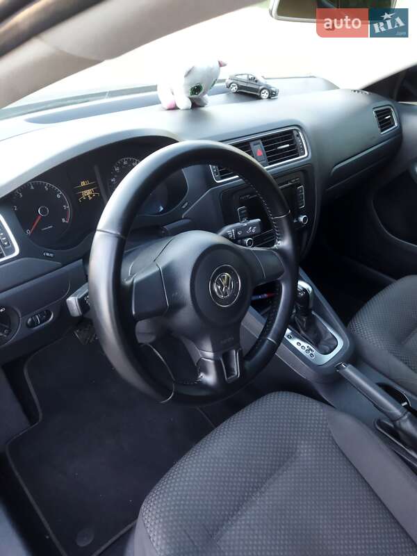 Седан Volkswagen Jetta 2012 в Броварах