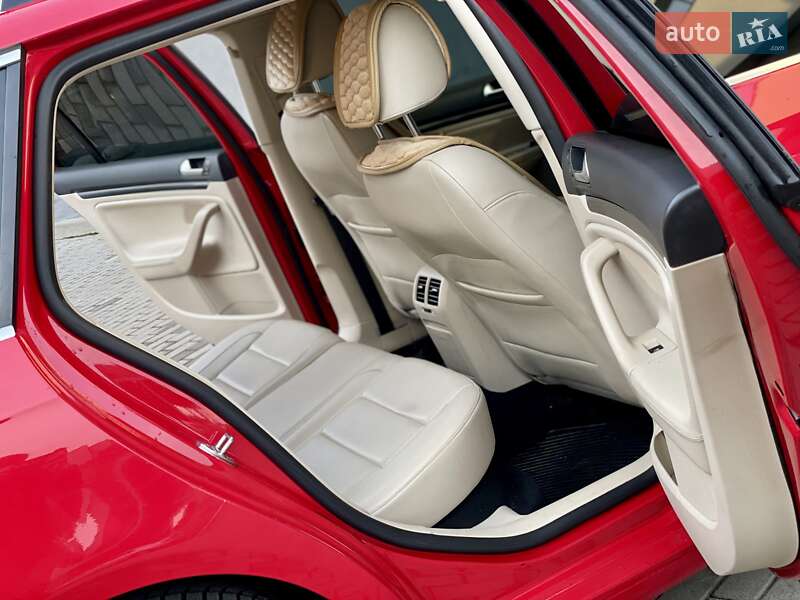 Універсал Volkswagen Jetta 2013 в Мукачевому