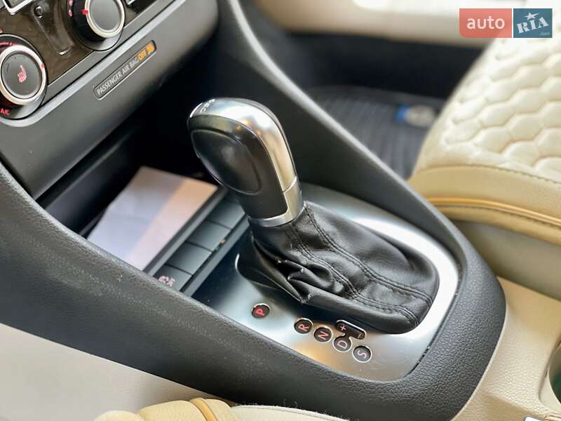 Універсал Volkswagen Jetta 2013 в Мукачевому