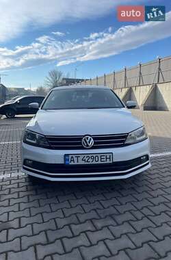 Седан Volkswagen Jetta 2015 в Ивано-Франковске