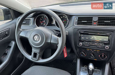 Седан Volkswagen Jetta 2013 в Каменском