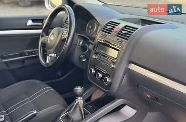 Седан Volkswagen Jetta 2010 в Луцьку