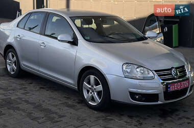 Седан Volkswagen Jetta 2010 в Луцьку