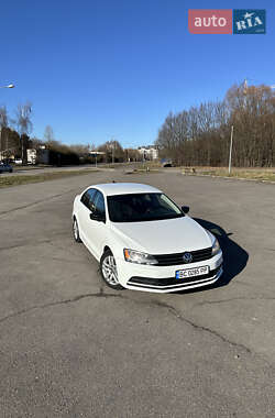 Седан Volkswagen Jetta 2015 в Львові