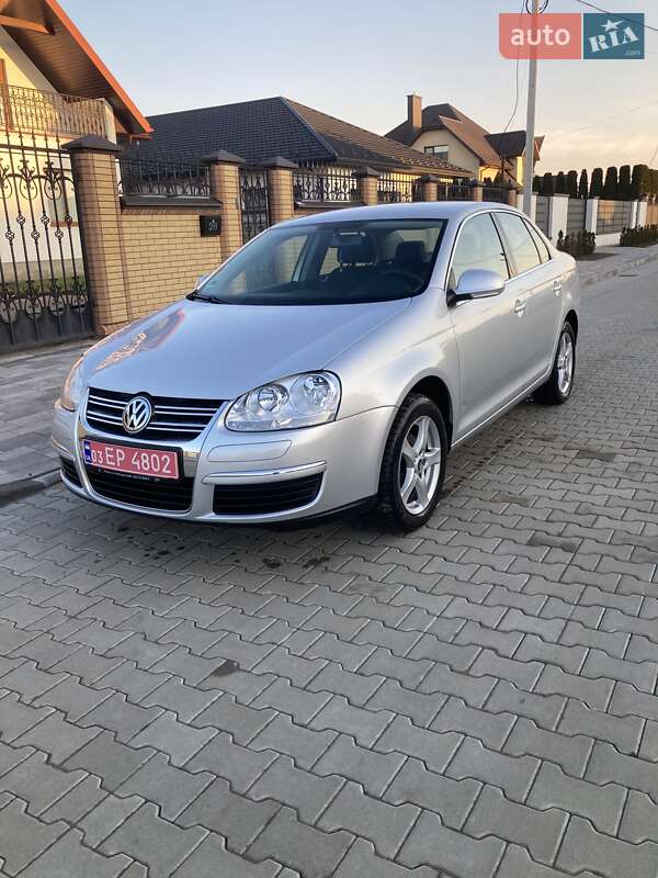 Седан Volkswagen Jetta 2006 в Ковелі