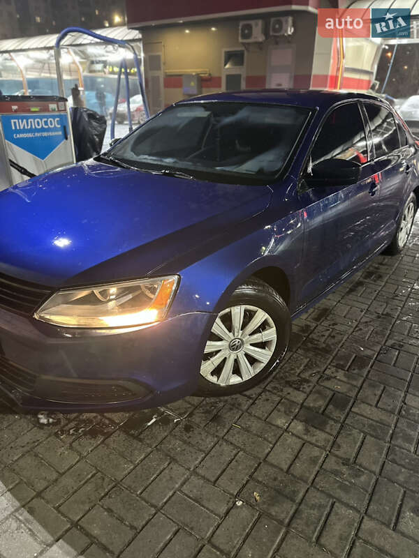 Седан Volkswagen Jetta 2014 в Києві