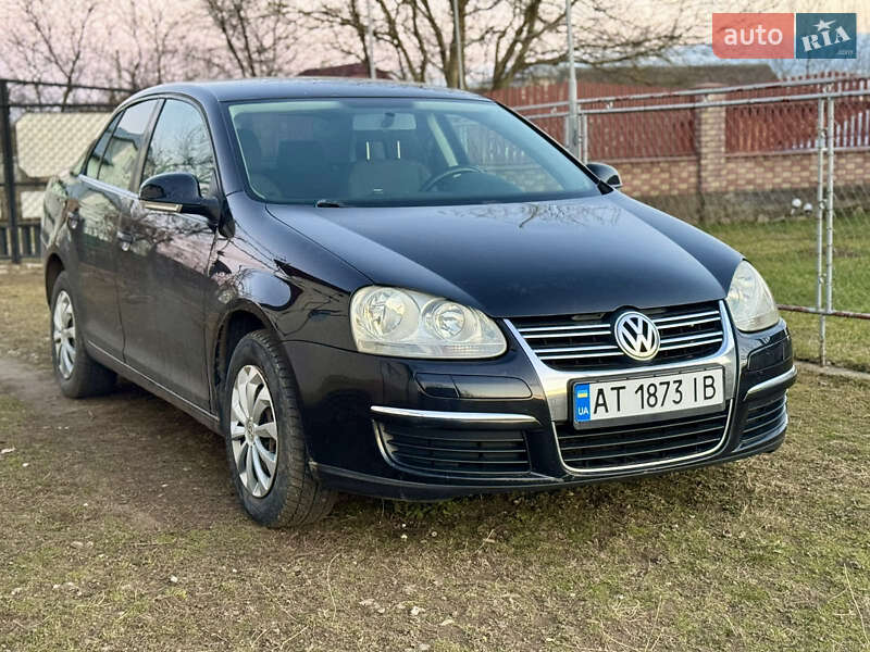 Седан Volkswagen Jetta 2006 в Надвірній