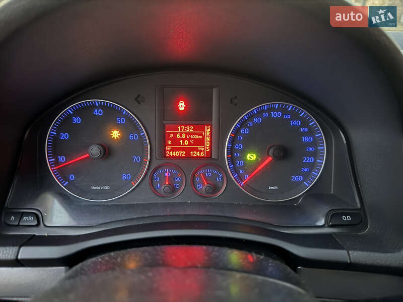 Седан Volkswagen Jetta 2006 в Надворной