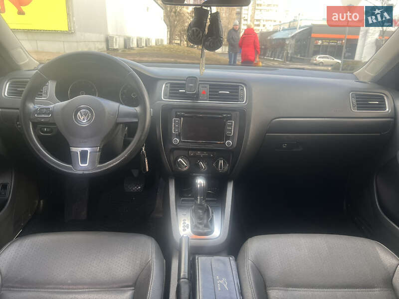 Седан Volkswagen Jetta 2011 в Харькове