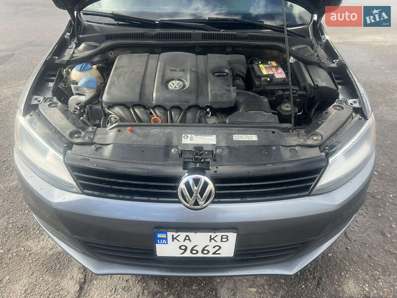 Седан Volkswagen Jetta 2011 в Харькове