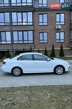 Седан Volkswagen Jetta 2016 в Киеве