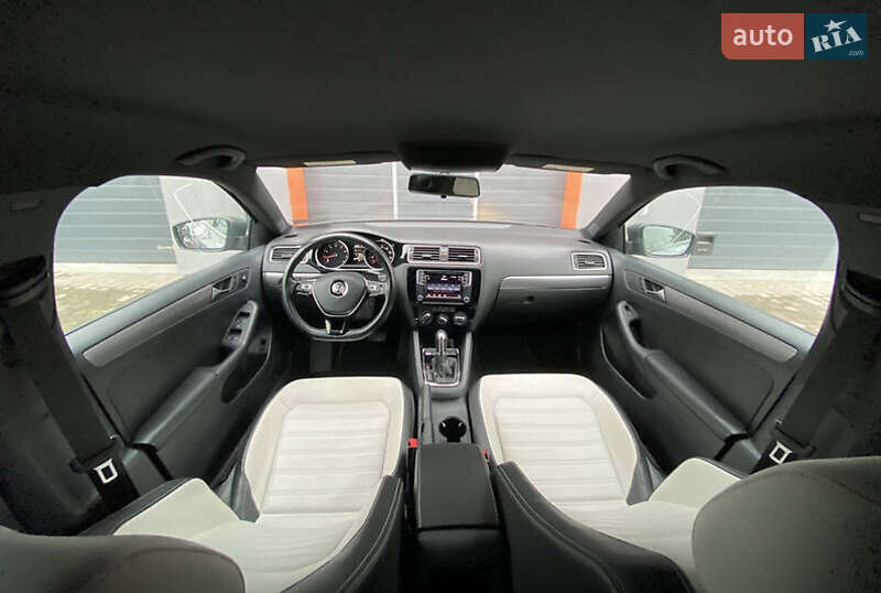 Седан Volkswagen Jetta 2015 в Киеве