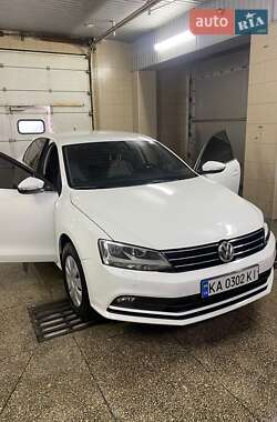 Седан Volkswagen Jetta 2015 в Гайвороні