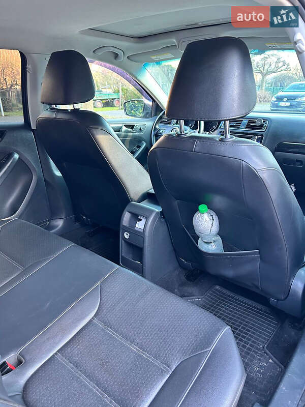 Седан Volkswagen Jetta 2015 в Кам'янець-Подільському
