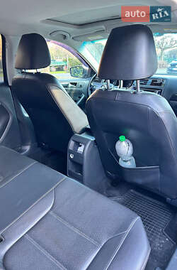 Седан Volkswagen Jetta 2015 в 