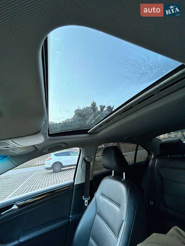 Седан Volkswagen Jetta 2015 в Кам'янець-Подільському