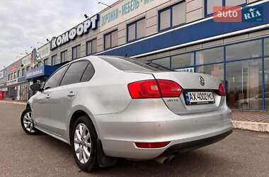 Седан Volkswagen Jetta 2011 в Львові