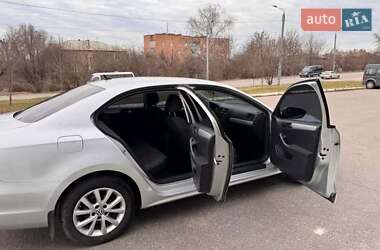 Седан Volkswagen Jetta 2011 в Львові