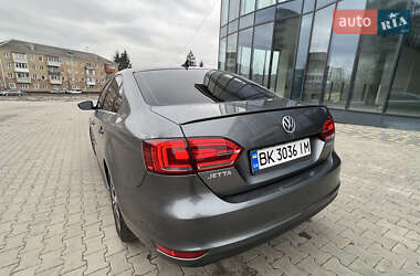 Седан Volkswagen Jetta 2012 в 
