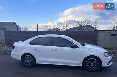 Седан Volkswagen Jetta 2016 в Харкові