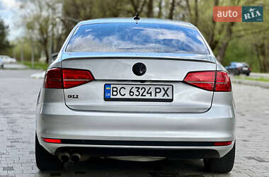 Седан Volkswagen Jetta 2015 в Новояворівську