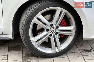 Седан Volkswagen Jetta 2015 в Новояворівську