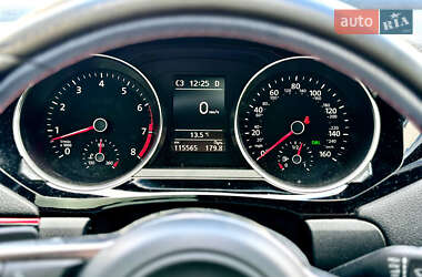 Седан Volkswagen Jetta 2015 в Новояворівську